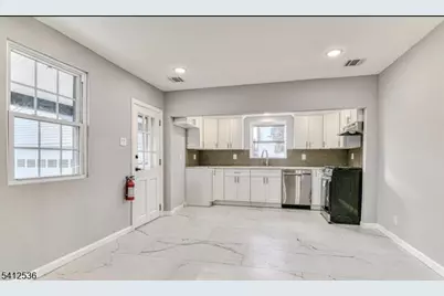 685 Edgewood Pl, North Brunswick Township, NJ 08902 - Photo 2