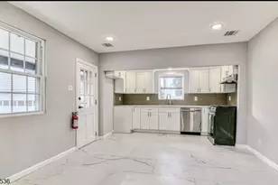 685 Edgewood Pl, North Brunswick Township, NJ 08902 - Photo 2