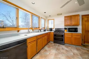 437 Bailey Ave, Union Township, NJ 07083 - Photo 12