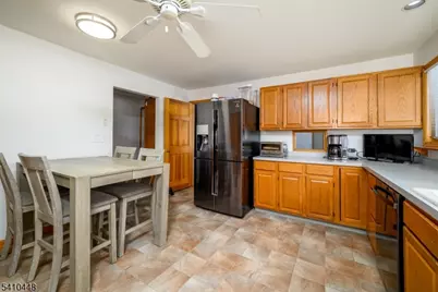 437 Bailey Ave, Union Township, NJ 07083 - Photo 14