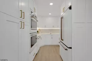 1 Murray Hill Square, New Providence, NJ 07974 - Photo 22