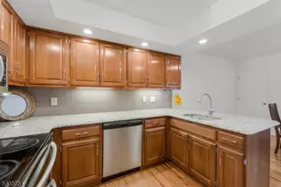 22 Stone Run Rd, Bedminster Township, NJ 07921 - Photo 12