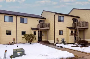 7 Lake Ct, Raritan Township, NJ 08822 - Photo 2