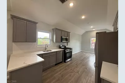 190 E Lindsley, Cedar Grove, NJ 07009 - Photo 4