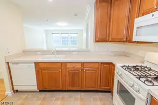 1104 Peer Pl, Denville, NJ 07834 - Photo 8