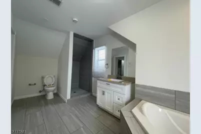 1584 Walker Ave, Union Township, NJ 07083 - Photo 14