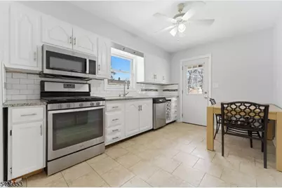 411 Hory St, Roselle Boro, NJ 07203 - Photo 2