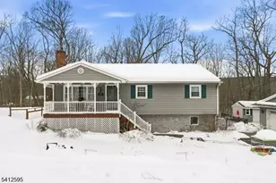 17 Acorn Dr, Vernon, NJ 07422 - Photo 2