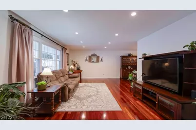 8 Appollo Pl, Clinton Township, NJ 08809 - Photo 6