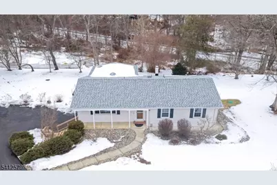 8 Appollo Pl, Clinton Township, NJ 08809 - Photo 4