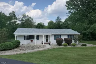 8 Appollo Pl, Clinton Township, NJ 08809 - Photo 2