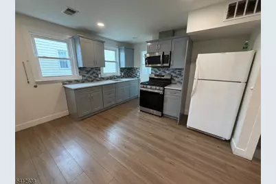 21 Hensler St, Newark, NJ 07105 - Photo 4