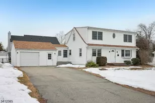 32 Garden Pl, Pequannock Township, NJ 07444 - Photo 4