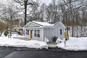 39 Old Rd, Ringwood, NJ 07456 - Photo 4