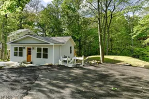 39 Old Rd, Ringwood, NJ 07456 - Photo 2