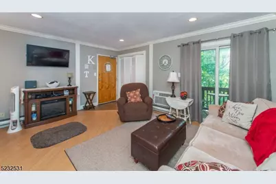 305 Federal Hill Rd, Pompton Lakes, NJ 07442 - Photo 4