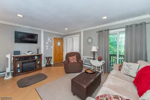 305 Federal Hill Rd, Pompton Lakes, NJ 07442 - Photo 4