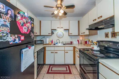 305 Federal Hill Rd, Pompton Lakes, NJ 07442 - Photo 10