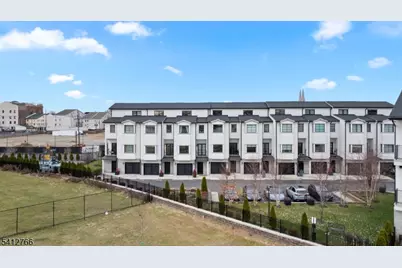 2 Harbor Front Plz, Elizabeth, NJ 07206 - Photo 28