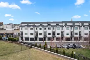 2 Harbor Front Plaza, Elizabeth, NJ 07206 - Photo 28