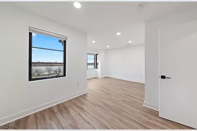 2 Harbor Front Plz, Elizabeth, NJ 07206 - Photo 24