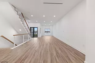 2 Harbor Front Plaza, Elizabeth, NJ 07206 - Photo 14