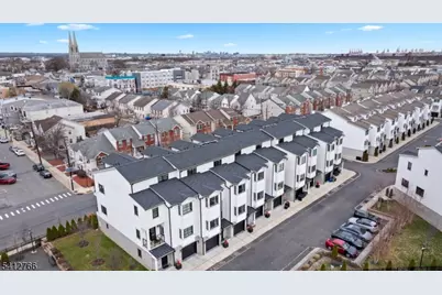 2 Harbor Front Plz, Elizabeth, NJ 07206 - Photo 32