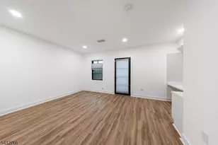 2 Harbor Front Plaza, Elizabeth, NJ 07206 - Photo 22