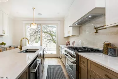 210 Baldwin St, Glen Ridge, NJ 07028 - Photo 18