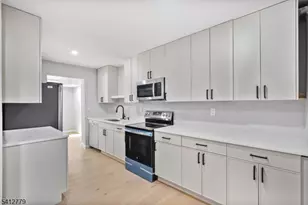 59 Bayberry Dr, Franklin Township, NJ 08873 - Photo 4