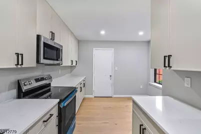 59 Bayberry Dr, Franklin Township, NJ 08873 - Photo 6