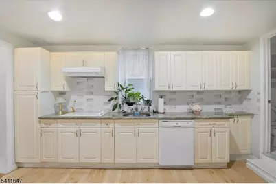 476 Harrison St, Nutley, NJ 07110 - Photo 4