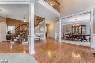 36 Crestview Dr, Clinton Township, NJ 08809 - Photo 4