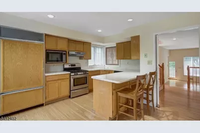 4 Dearburn Ct, Florham Park, NJ 07932 - Photo 4