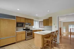 4 Dearburn Ct, Florham Park, NJ 07932 - Photo 4