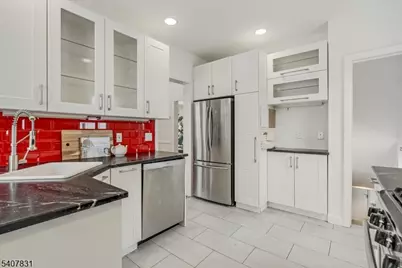 86 Sunset Ave, Verona, NJ 07044 - Photo 12