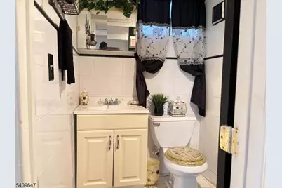 519 Norwood St, East Orange, NJ 07018 - Photo 16