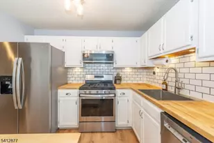 110 Arbor Way, Branchburg Township, NJ 08876 - Photo 6