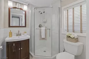 7 Martin St, Paterson, NJ 07501 - Photo 16