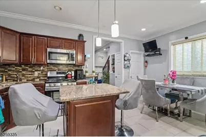 7 Martin St, Paterson, NJ 07501 - Photo 10