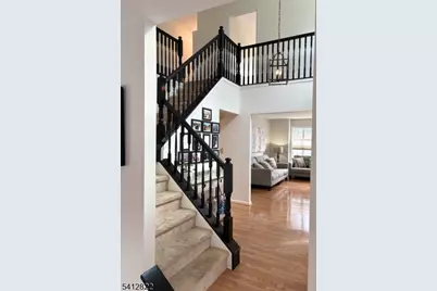 1 Weatherhill Rd, Hamburg, NJ 07419 - Photo 2