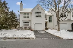 1 Weatherhill Rd, Hamburg, NJ 07419 - Photo 2