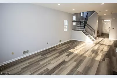 267 Perry Ave, Union Township, NJ 07083 - Photo 10