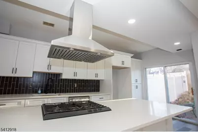 267 Perry Ave, Union Township, NJ 07083 - Photo 14