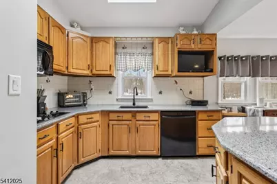 19 Honeyman Pl, Berkeley Heights Township, NJ 07922 - Photo 14