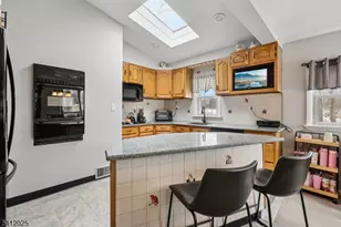 19 Honeyman Pl, Berkeley Heights Township, NJ 07922 - Photo 12