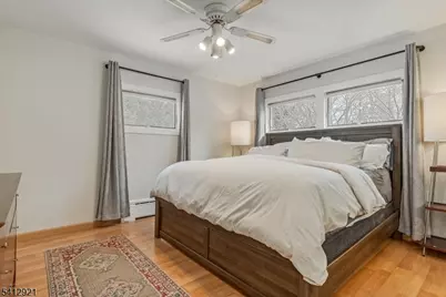 381 Dogwood Dr, Union Township, NJ 07083 - Photo 16