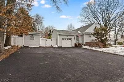 381 Dogwood Dr, Union Township, NJ 07083 - Photo 28