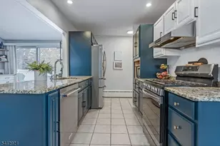 381 Dogwood Dr, Union Township, NJ 07083 - Photo 8