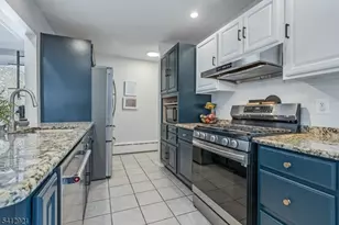 381 Dogwood Dr, Union Township, NJ 07083 - Photo 10